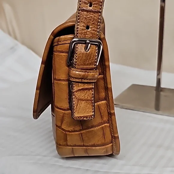 DOONEY AND BOURKE BAYOU COLLECTION SHOULDER BAG BFPM-06-396 - Picture 3 of 16